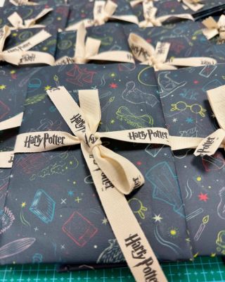 Čerstvá nadílka voskovaných pytlíků Harry Potter - Kouzelník 🧙🏻‍♀️ putuje do Německa do nových domovů 😀 🇩🇪