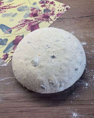 A což takhle použít voskovaný ubrousek na přikrytí kynutého těsta 🥖🍞😊